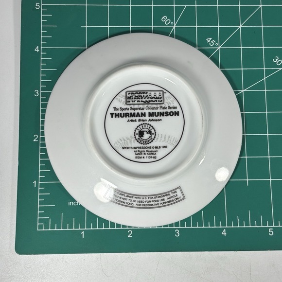 1993‎ Sports Impressions Thurman Munson Mini Collector Plate W/ Stand Yankees - Picture 3 of 4